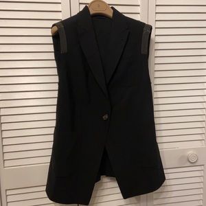 Brunello Cucinelli Sleeveless Black top. Size 42